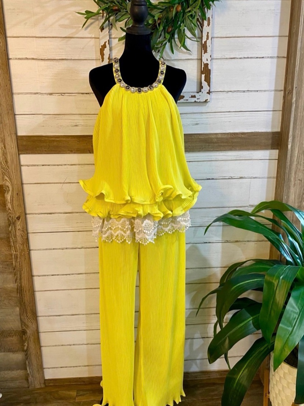 Plisse Baby Doll Set W/Jeweled Neckline Lemon Yellow